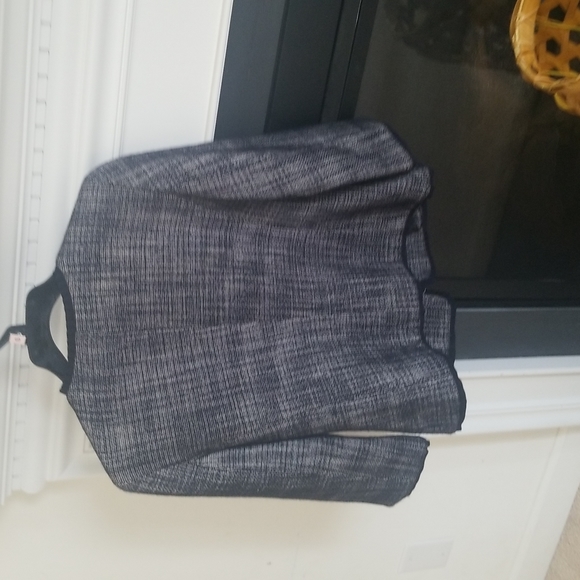 Talbot's navy blue and gray tweed 3/4 sleeves blazer. Size 2 - Picture 4 of 7